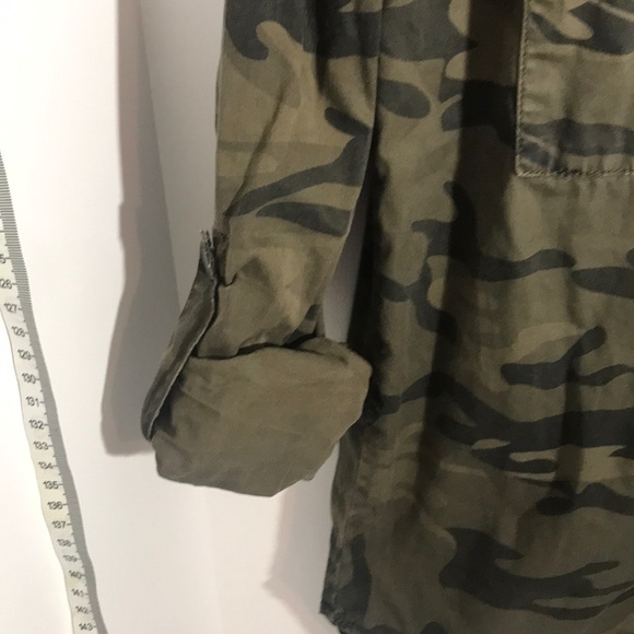 Staring at stars camo button front shirt - Picture 3 of 7